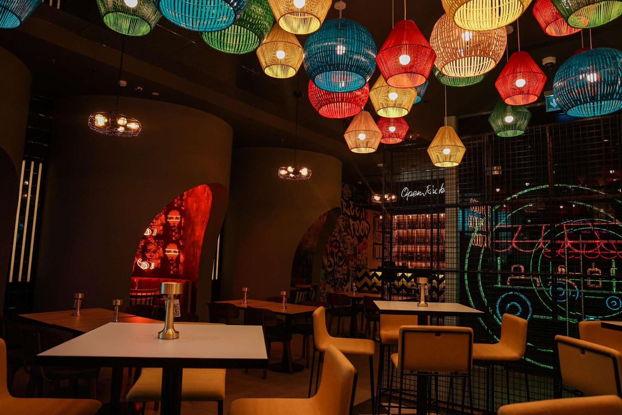 Doubletree By Hilton Fujairah City Ngoại thất bức ảnh Interior of the restaurant