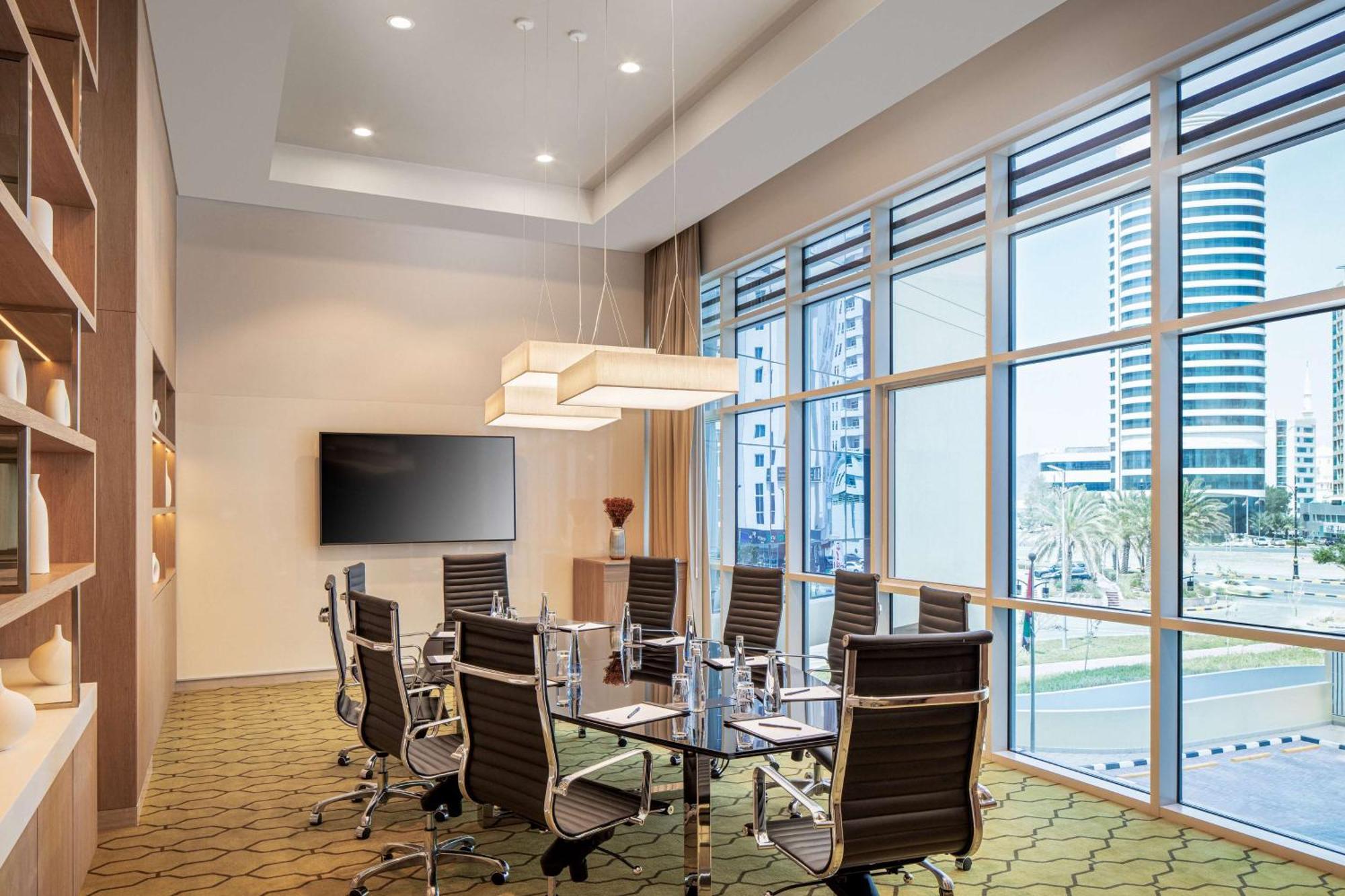 Doubletree By Hilton Fujairah City Ngoại thất bức ảnh Meeting room
