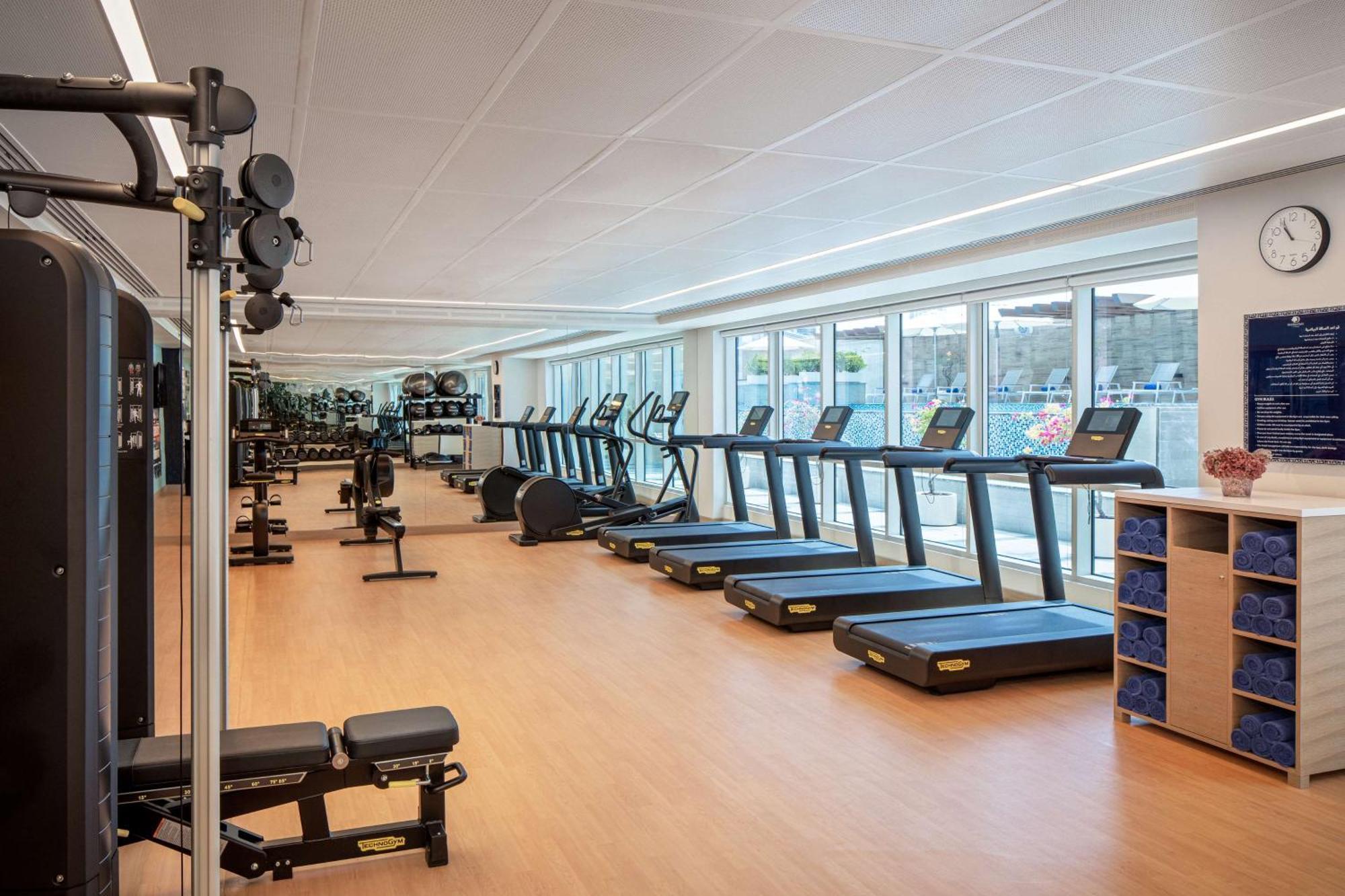 Doubletree By Hilton Fujairah City Ngoại thất bức ảnh The gym at the London Business School