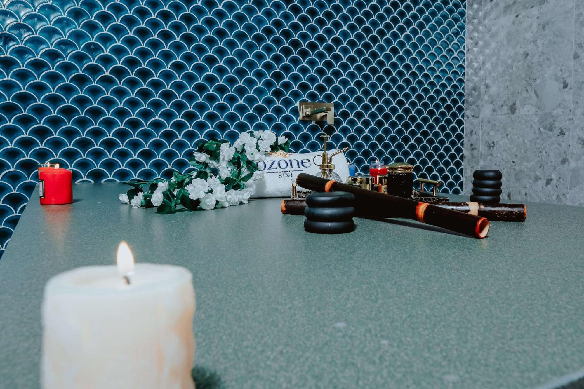 Doubletree By Hilton Fujairah City Ngoại thất bức ảnh A candle and incense